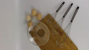 Stainless steel manual egg beater creative kitchen tools household and noodle mixer kitchen tools creative kitchen utensils