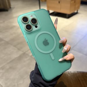 AO.HU | Magnetic Hard Shell Case for iPhone