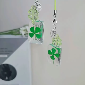 3 PCS Cỏ may mắn Chìa khóa Cỏ ba lá Mặt dây chuyền di động Cỏ ba lá Chuông gió Hoa anh đào Chuông gió Móc khóa Mặt dây chuyền túi treo