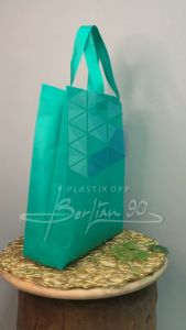12 pcs Tas Kain Spunbond Goodie Bag Tali Ukuran BESAR 30x40 . Shopping Bag Tas Belanja Lipat
