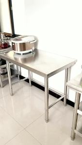 Stainless Steel Single Layer Kitchen Work Table