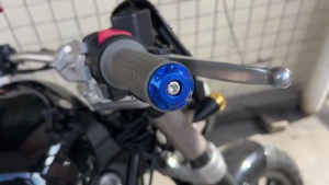 Penutup Stang Motor Grip Anti Slip Handle Gas Sekrup Windshield