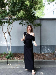 ชุดเดรสยาวคลุมเข่าทรงเอไหล่ข้างเดียว ทรงเข้ารูป แขนสั้น คอวี ทรงหลวม สำหรับผู้หญิงไซส์ใหญ่ ชุดทำงานฤดูร้อน