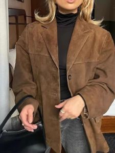 แจ็คเก็ตคอปกสีพื้นสไตล์ย้อนยุค เสื้อคลุมกันหนาวแขนยาวผู้หญิง ทรงหลวม ปกจักรวาล ฤดูใบไม้ร่วง 2024 แจ็คเก็ตสีพื้น แจ็คเก็ตแฟชั่น