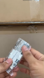 2 ขากลม รูปร่าง มองคลาส 277 สีขาว พลาสติก PVC ไม่ลามไฟ รถยนต์ สำหรับการสกาย และเสียบตัวผู้ คุณภาพดี