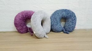 Bantal Leher U Tali Polos Sparkling: Kenyamanan dan Penyegaran