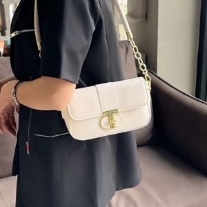 MAZO กระเป๋าแฟชั่น สะพายไหล่ หนัง PU ทรงแข็ง กระเป๋าแฟชั่น เป้าหมาย: สะพายไหล่ หนัง PU ทรงแข็ง