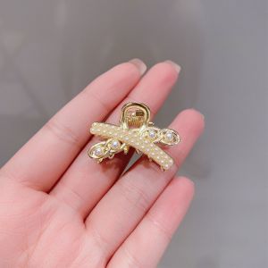 Butterfly Half-Up Hair Clip Womens Small Size Elegant Back of Head Grab Clip Hair Accessories Fashionable Korean Style Alloy