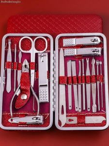 ชุดอุปกรณ์ทำเล็บสแตนเลส 19 ชิ้น