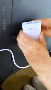 QC3.0 เครื่องชาร์จในรถยนต์สี่พอร์ตเครื่องชาร์จในรถยนต์เร็วชาร์จเร็ว QC3.0 แฟลชชาร์จใหม่เครื่องชาร์จที่นั่งด้านหลัง 4USB