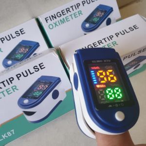 1 PC pPULSE OXIMETER LX87 UNTUK KADAR OKSIGEN DAN DETAK JANTUNG
