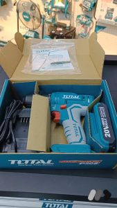 TOTAL Cordless Drill 20V incl. 1x Battery 1x Charger 45Nm Chuck Capacity: 0.8-10mm Settings: 15+1 - TDLI20011