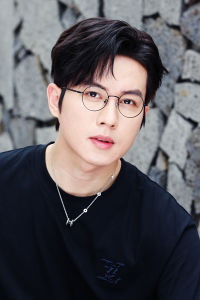 แว่นกันแดดอ่านหนังสือ PhotochromicTitamium รอบแว่นตาแบบย้อนยุคแว่นตาผู้สูงอายุDiopters ถึง + 4.0