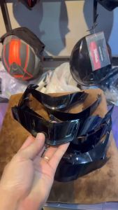 Đuôi gió Mũ bảo hiểm Fullface ROC 05Royal M138b hàng chính hãng lắp vào tăng độ ngầu cho người đội(CHỈ CÓ DUÔI GIO)