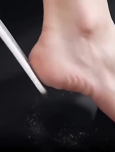 Pengasah Tumit Kaki 2 in 1 Foot File Callus Remover Buang Kulit Mati Pedicure Tool Untuk Tumit Merekah