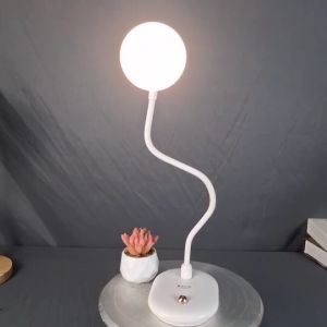 โคมไฟ LED Table lamp 1500mAh ถนอมสายตา ปุ่มสัมผัส ไร้สาย หรี่แสงได้ บิดงอได้ 360องศา โคมไฟ อ่านหนังสือ โคมไฟ ไลฟ์