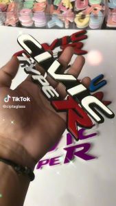 EMBLEM TYPE R EKSTERIOR MOBIL UNIVERSAL VARIASI TIMBUL 3D BAHAN FIBERGLASS