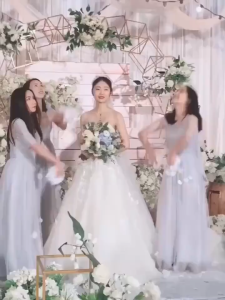 𝟏 𝐒𝐄𝐓 100pcs Artificial Silk Fabric Flower Mini Simulation Rose Petals Wedding Birthday Celebration Kelopak Bunga 仿真花瓣