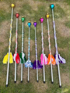 ไม้คฑา ไม้ดัมเมเยอร์ หัวมงกุฎด้ามอลูมิเนียม ร้อยพู่ไหม 130 ซม.