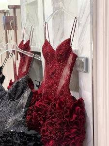 Elegant Glamorous Sequined Spaghetti-Strap Dress Waist-Cinching Party Dress