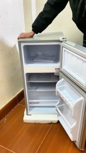 Tủ lạnh mini SAST BCD-86L cao cấp có ngăn đá và ngăn làm mát tách biệt để đồ ăn mỹ phẩm đồ trang điểm tiện lợi
