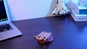 Giá đỡ điện thoại đế gỗ cao cấp xoay 360 độ