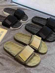 Mens Fashionable Outdoor Sandals Summer Anti-Slip Beach Shoes Couples Slippers Comfortable EVA Flat Sandals Casual Style