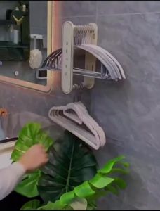 Giá Kệ Treo Đựng Móc Quần Áo Dán Treo Tường Không Khoan Điều Chỉnh Được Kích Thước Tiện Dụng