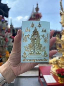 รูปจากผู้ขายบน Lazada: สติ๊กเกอร์ยันต์ปั้มนูน ท้าวเวสสุวรรณ โลหะ วัตถุมงคล ติดมือถือ ติดเคสโทรศัพท์ได้ ยันต์กุเวรน้อยร้อยล้าน ท้าวเวส ตั้งราคา ฿32 ขายแล้ว 684 ชิ้น