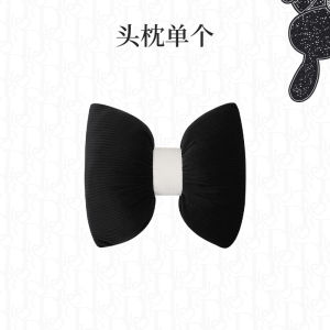 ที่นั่งรถยนต์แบบครึ่งหุ้มสำหรับทุกฤดูกาล ที่นั่งรถยนต์ลายการ์ตูนระบายอากาศได้ดี กันลื่น ที่นั่งรถยนต์ 3 ชิ้น