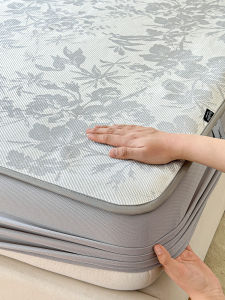 ชุดเครื่องนอนสามชิ้น ผ้าไหมเย็นลายดอกไม้สด ฤดูร้อน พร้อมมุ้งคลุมเตียง ขนาด 18 เมตร พับเก็บได้ ระบายความร้อนด้วยระบบปรับอากาศ นุ่ม แบบ สไตล์อิน