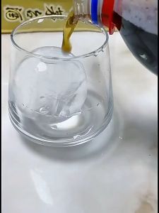 Silicone Round Ice Ball Mould Soda Coke Ice Ball Maker  硅胶圆形冰球模具 食品级硅胶威士忌汽水可乐冰球制作器