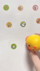 Đồ Chơi Con Dấu Dán Sticker Hình Kuromi/Khủng Long Với 100 Hình Dán Ngộ Nghĩnh Kèm Sách Hình Cho Bé