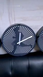 【Fans Tone】 Dynamic Rotating Wall Clock Creative Round Wall Clocks Living Room Modern Wall Watch Silent Mirage Turntable Clock Creative Wall Clock for Home Decor
