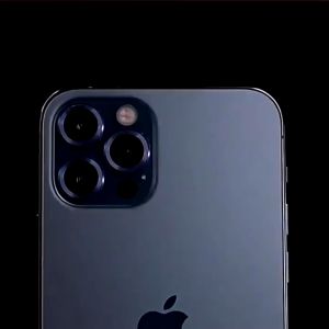 ตัวป้องกันเลนส์กล้องกระจกนิรภัยสำหรับ For iPhone 15 16 11 13 12 14 Pro Max  ไอโฟน 11 12 13 Pro 12 13 Mini 14 Plus ตัวป้องกันกล้องโลหะขนาดเล็ก