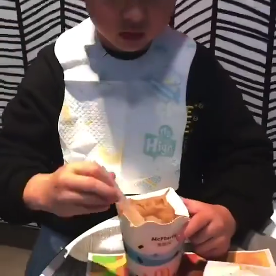 10/20/30pcs Baby one-time use bib for feeding baby waterproof baby bib for mouth and tears