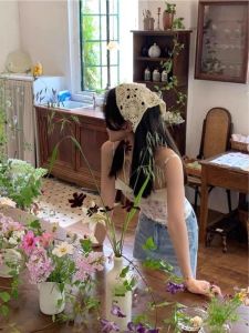 ผ้าพันคอสามเหลี่ยมถักลายดอกไม้สไตล์เกาหลีสำหรับผู้หญิงในฤดูใบไม้ผลิและฤดูใบไม้ร่วง ผ้าพันคอสามเหลี่ยมแบบถักลายดอกไม้สุดน่ารักและหวาน