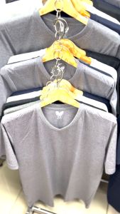 SunnyBoutique เสื้อยืด สีพื้น คอวี ที่นิยม ผ่อนไหว้ คอวี ใส่สบาย Cotton 100% ยืดได้เยอะ