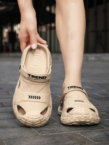 Large Size Mens Summer Outdoor Wear-Resistant Toe Cover Slippers Breathable Casual Sandals 48 49 Size Beach Clog Shoes