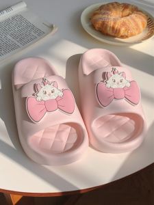 รองเท้าแตะพื้นยางแบบสวมสบายสำหรับใช้ในบ้านของ Disney สำหรับผู้หญิง รองเท้าแตะแบบลำลอง ทรงบาง ดีไซน์ลายการ์ตูน รองเท้าแตะฤดูร้อน รองเท้าแตะ EVA สวมใส่สบาย