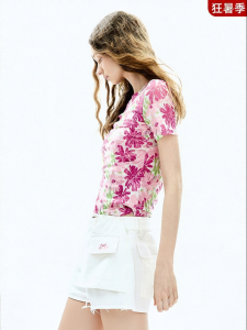 Juicy Couture | New All-Over Floral Straight Shoulder Slimming T-Shirt