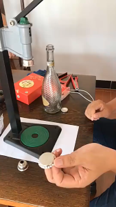 เครื่องซีลฝาขวดที่ซีลฝา เครื่องปิดฝาแบบฝาจีบ ที่ปิดฝาจีบแบบมือกด สินค้าพร้อมส่ง เครื่องปิดฝาจีบฐานสั้น capper ฟรี ฝาจีบ