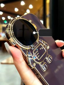 DAIMANG | Protective Invisible Stand Phone Case for Astronauts and Apple Phones