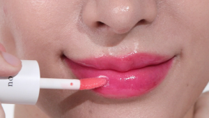 ลิปออยล์เมล็ดแอปเปิลวีแกน NOONI รสแอปเปิลเบอร์รี่ & แอปเปิลพีโอนี & แอปเปิลพลัม