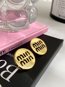 High-End Trendy Design Letter 925 Silver Needle Earrings Gold Metal Round Ear Studs for Women Fashionable and Stylish Accessories