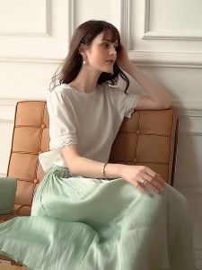 Korean Summer Temperament Hollow Out Lace Shirt Simple Pleated White Shirt
