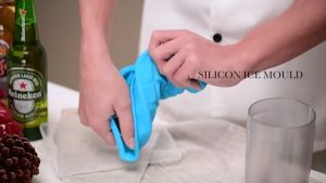 Ice Cube Tray High Flexibility Tear and Cold Resistance Silicone Ice Cube Tray Mold Customized Shape Ice Cube Tray Molds Easy Release Ice Jelly Pudding Silicone Ice Tray with Cover Honeycomb Ice Mold Household Artifact Ice Tray