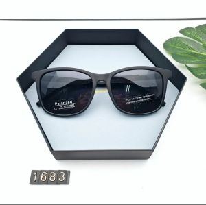 Kacamata fashion gaya cowok lensa polarized bahan elastis U400