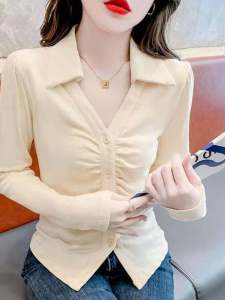 เสื้อยืดคอโปโลแขนยาวผู้หญิงฤดูใบไม้ร่วง 2024 ใหม่ ย้อนยุค กระโปรงสั้น กระชับสัดส่วน หวาน เรียบง่าย เสื้อผ้าทำงาน กระเป๋าผ้าพันคอ