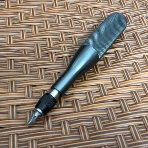 มีดไขควงแบบดึงแม่เหล็กแบบล็อคเต็มตัวทำจากอะลูมิเนียม อุปกรณ์เครื่องมือไฟฟ้าแบบแข็งแรงและทนทานสำหรับเครื่องมือบล็อก 1/4inch